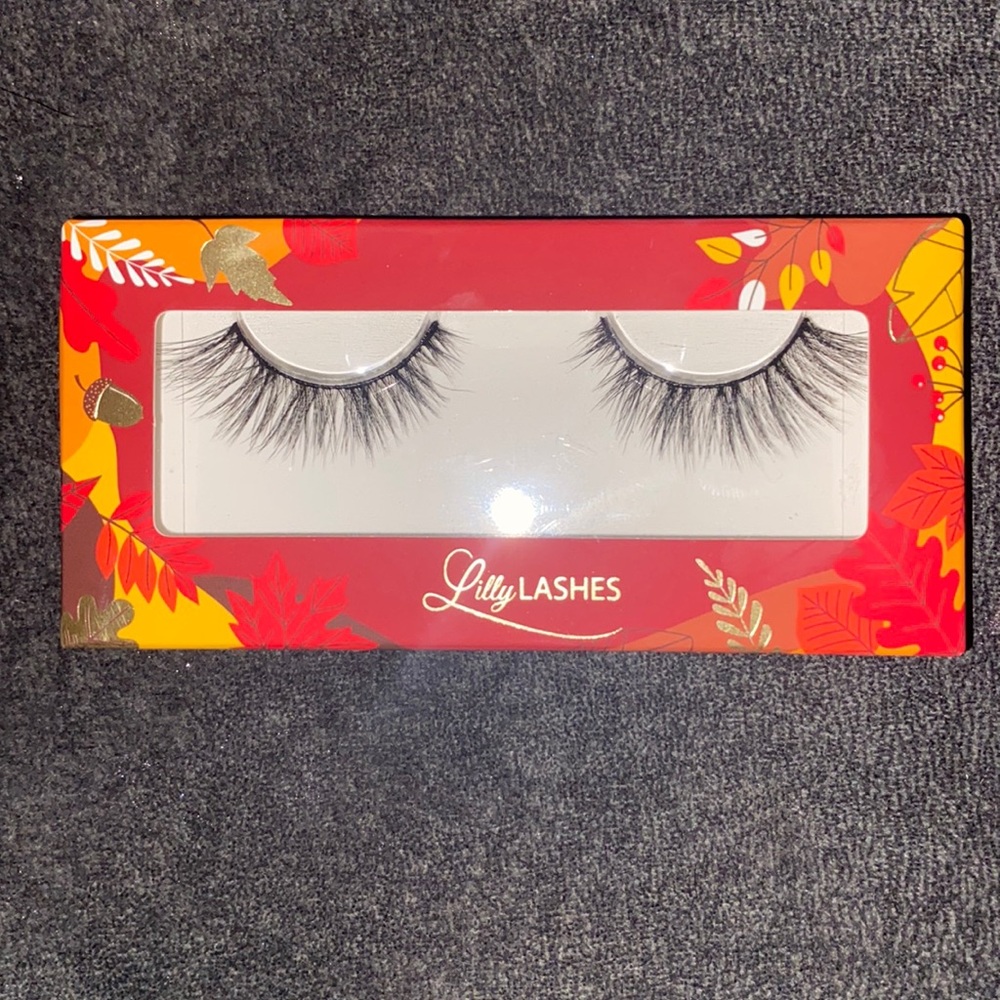 Lilly Lashes “Falling for you”